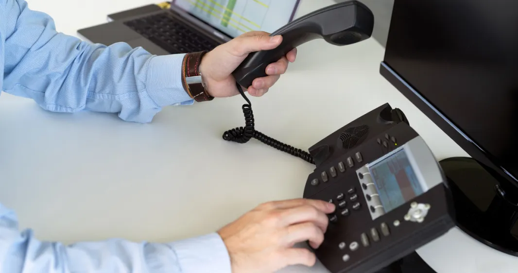 img experience the benefits of modern voip for your business r1